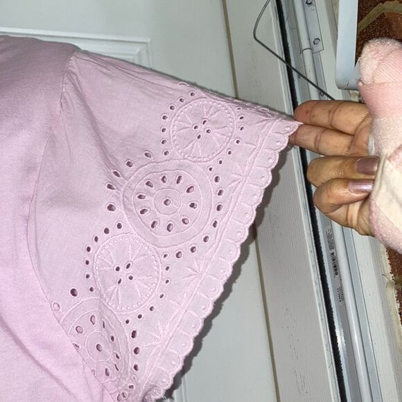 GAP Eyelet Crochet Tshirt Pink Crew Neck Short Sleeve Womens Large - Picture 6 of 11